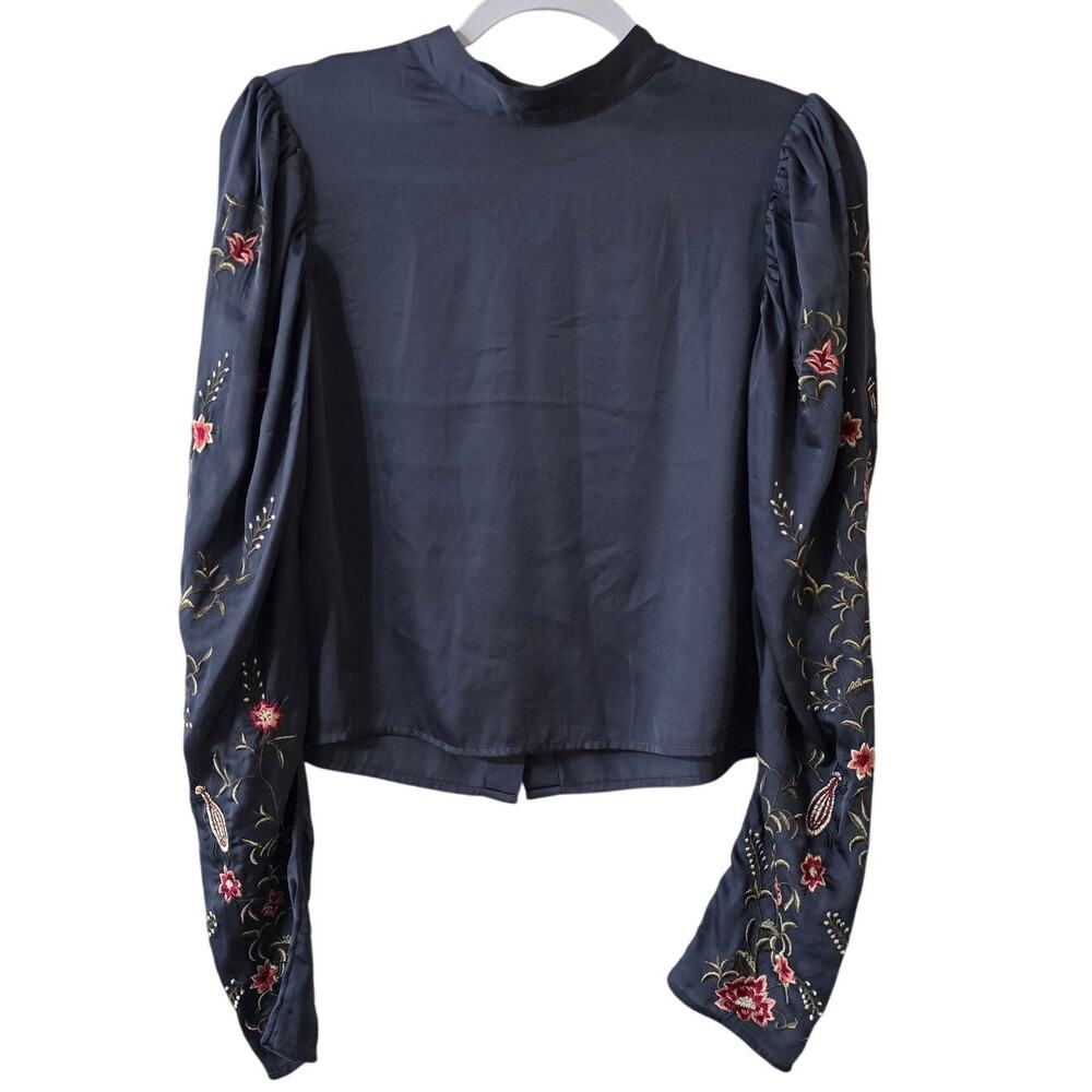 NWT H&M Long Sleeve Embroidered BOHO Back Button Up Silver Blue Blouse Size 6